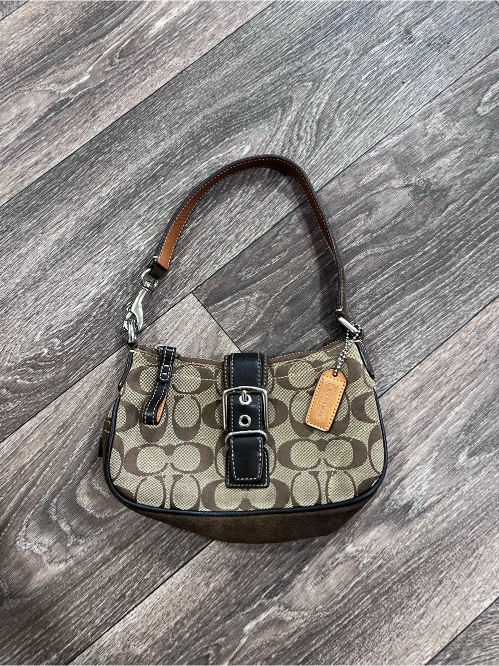 RARE Coach Vintage Hampton Signature Buckle Flap Baguette Leather Shoulder Bag